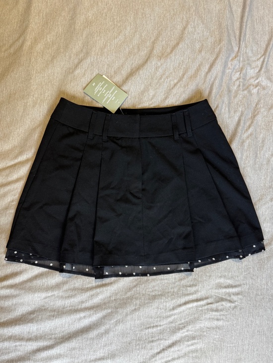 H&M Dresses & Skirts - H&M Black Mini Skirt Polka Dot Hem
